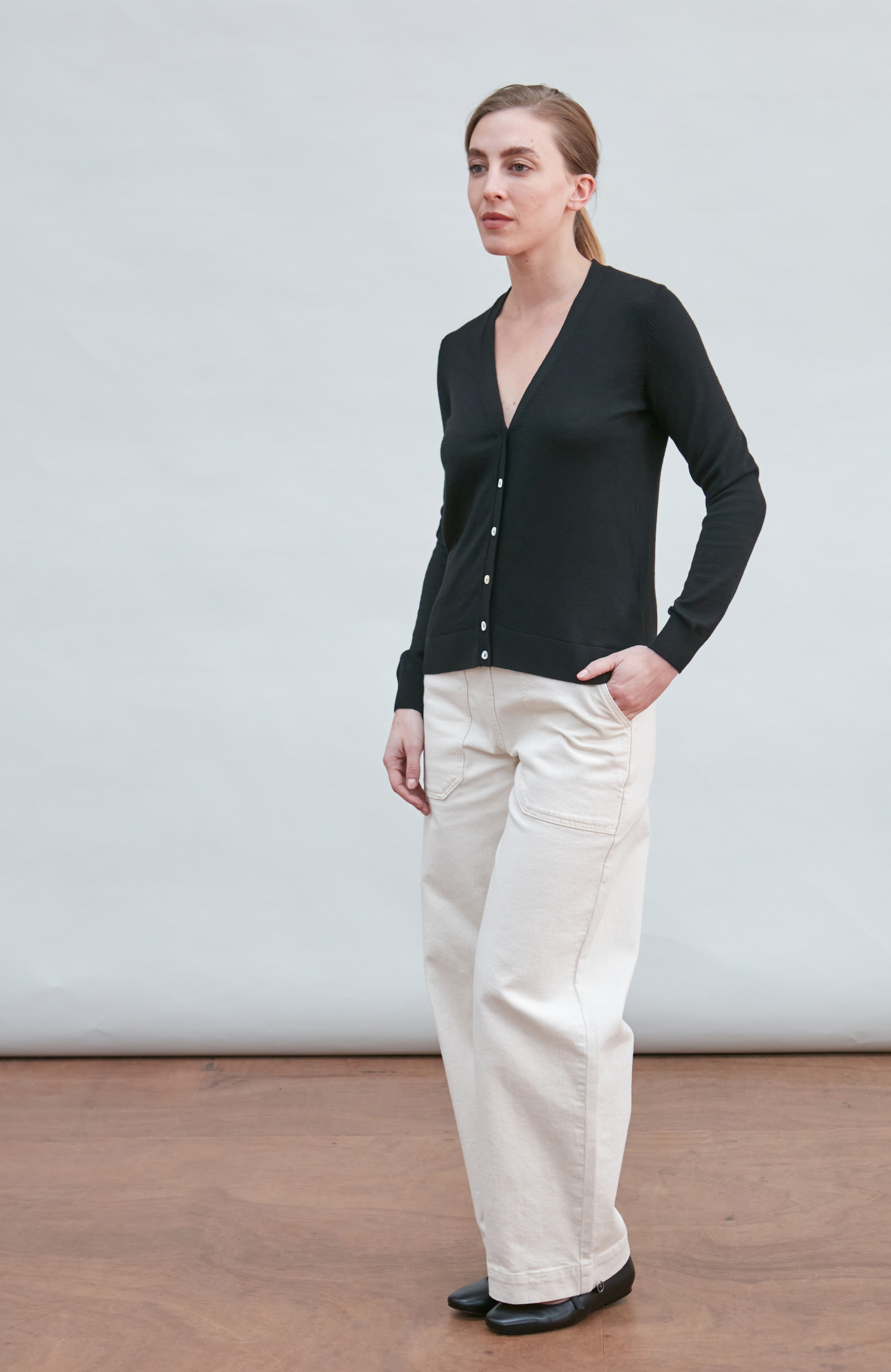 Womens Extra Fine Merino V Neck Cardigan