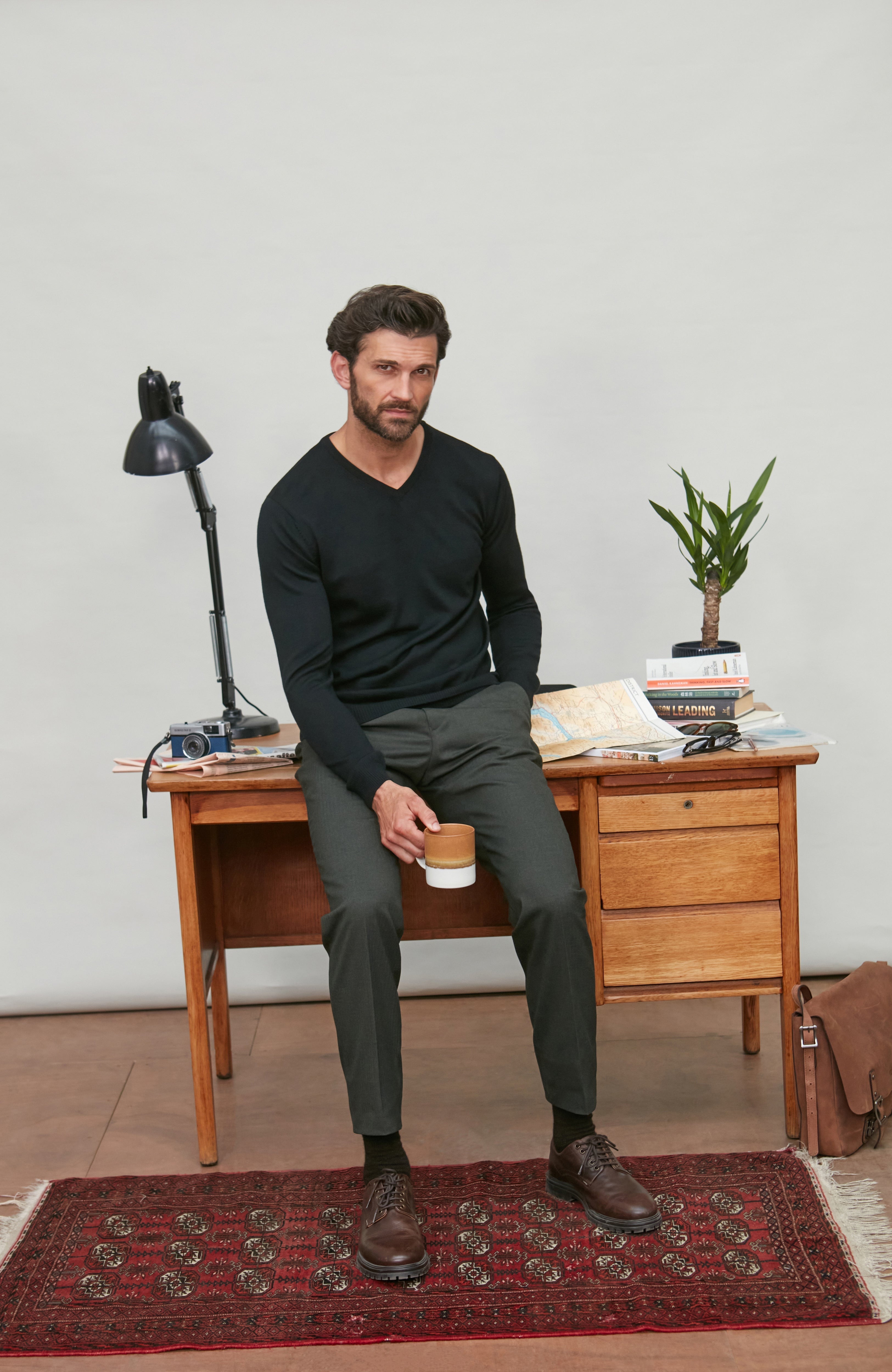 Mens Extra Fine Merino Wool V-Neck Jumper