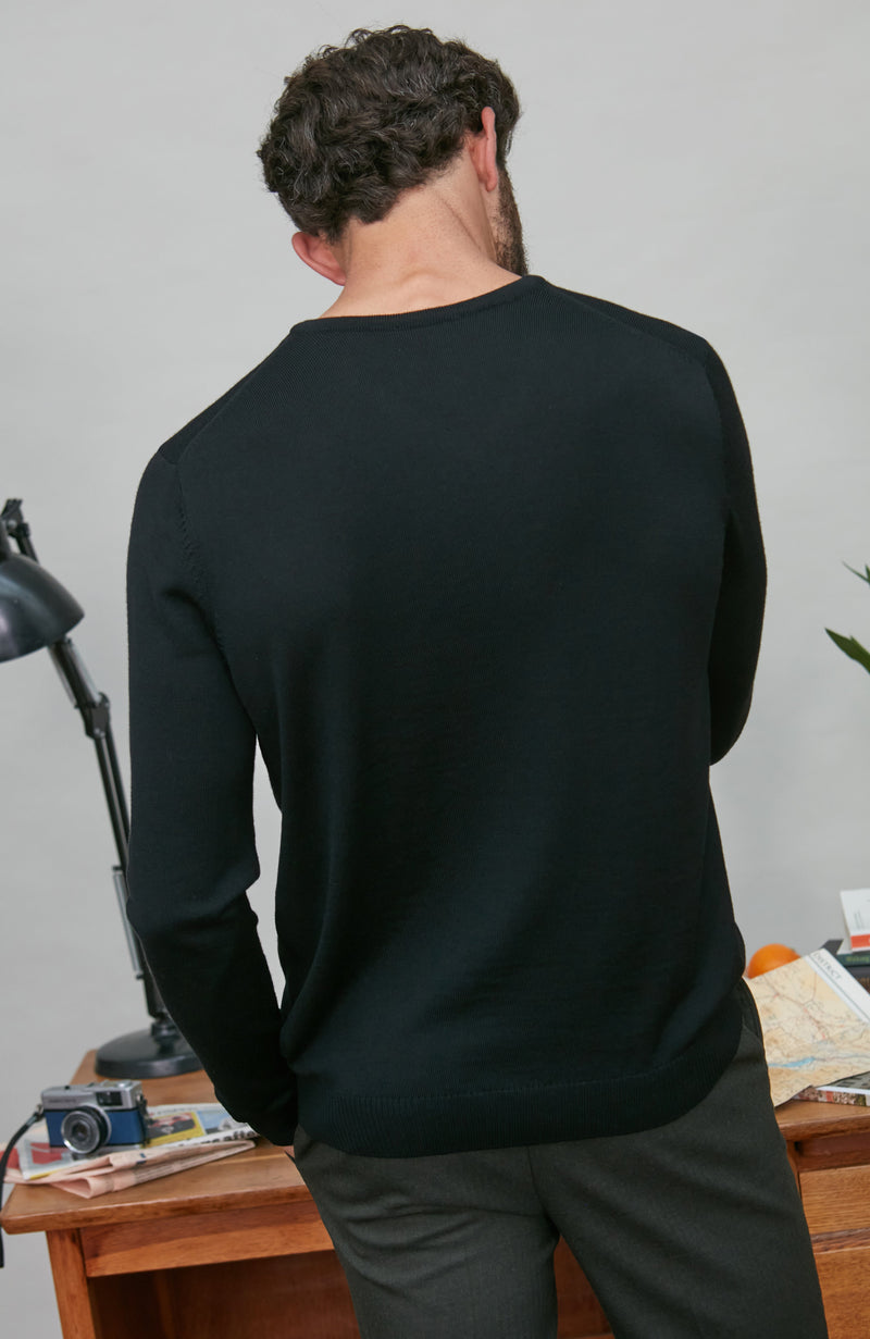 Mens Extra Fine Merino Wool V-Neck Jumper